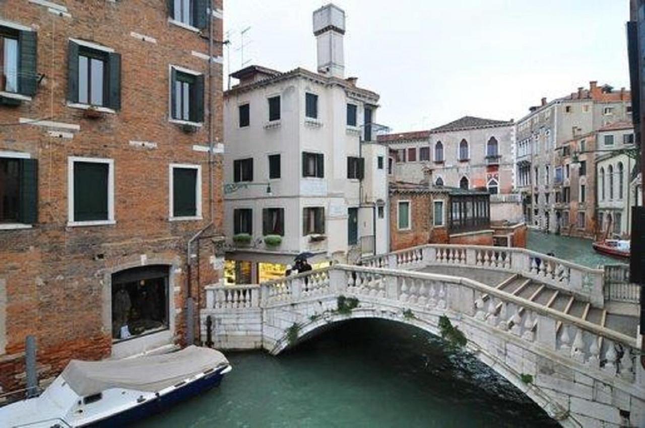 Ca' Dei Nomboli Canal View Veneţia Exterior foto